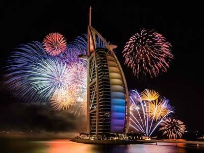 Wow, Dubai Pecahkan Rekor Dunia Untuk Pertunjukan Kembang Api Terbesar!